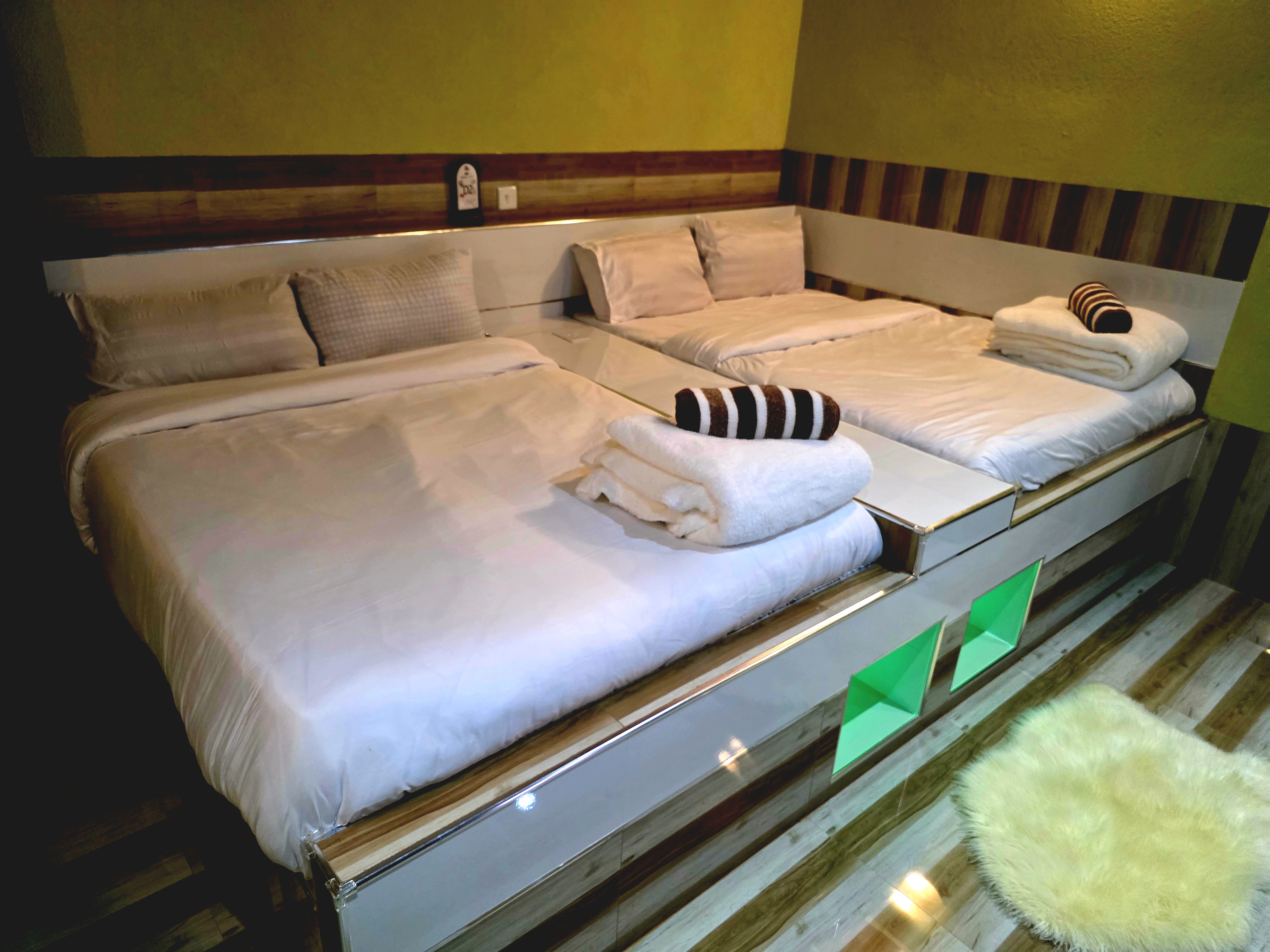 Luxury Serviced Studio | 1 Room | 2 Beds | Daily